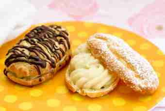 Eclairs with butter cream